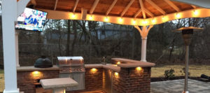 outdoor-kitchen-entertainment-lighted-jmt-landscapes-patio-paver-landscapers-builder-contractor-unilock-belgard-techo-bloc-natural-stone
